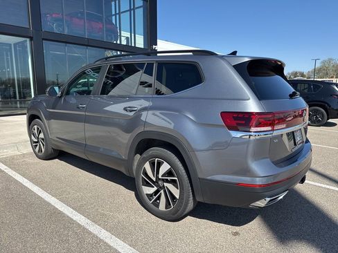 Used 2024 Volkswagen Atlas SE w/ Panoramic Sunroof Package AWD/4WD image 5