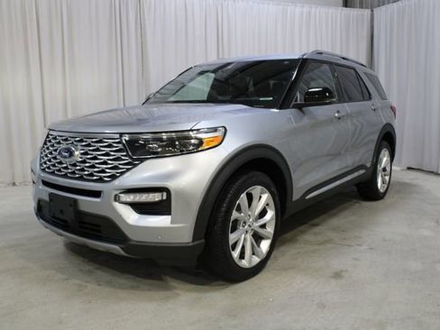 Used 2023 Ford Explorer Platinum w/ Technology Package AWD/4WD image 36