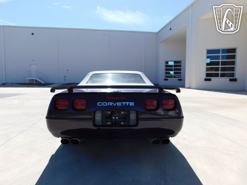 Used 1993 Chevrolet Corvette Convertible RWD image 22