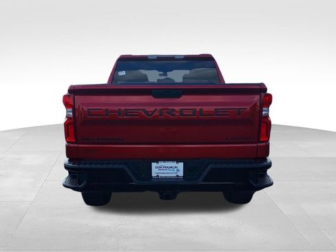Used 2021 Chevrolet Silverado 1500 Custom Trail Boss w/ LPO, Dark Essentials Package AWD/4WD image 4