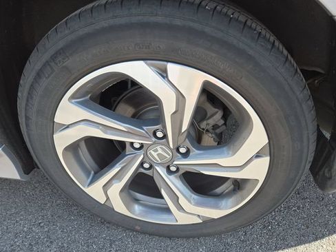 Used 2020 Honda Accord EX image 29