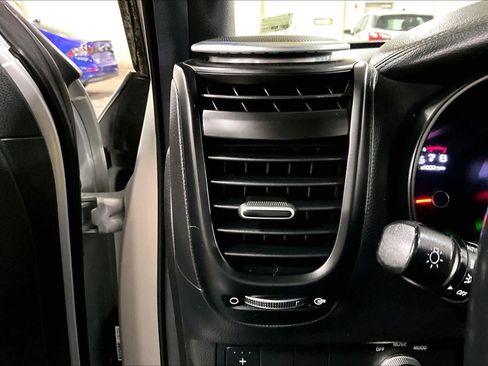 Used 2015 Kia Soul ! w/ Sun & Sound Package image 34