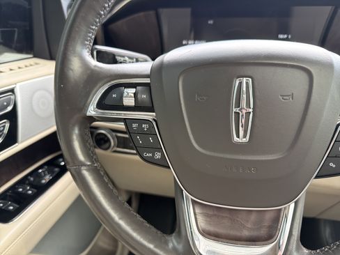 Used 2020 Lincoln Navigator L Reserve w/ Luxury Package image 19