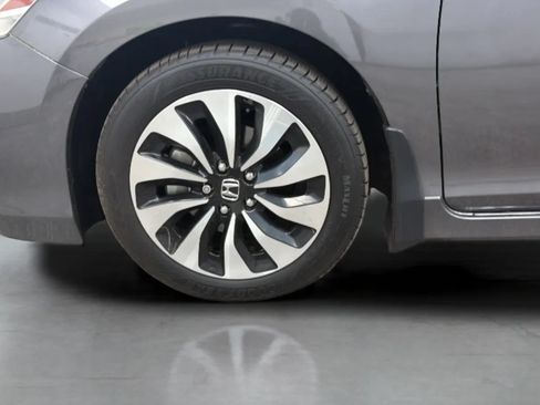 Used 2017 Honda Accord Touring image 27