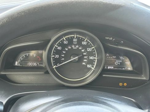 Used 2017 MAZDA MAZDA3 Sport w/ Preferred Equipment Package FWD image 11