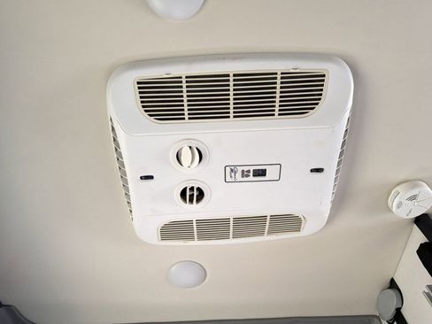 Used 2021 Mercedes-Benz Sprinter 2500 image 25