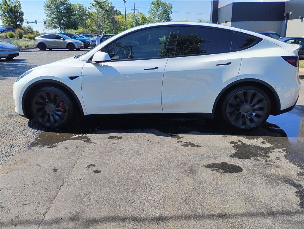 Used 2023 Tesla Model Y Performance AWD/4WD image 4