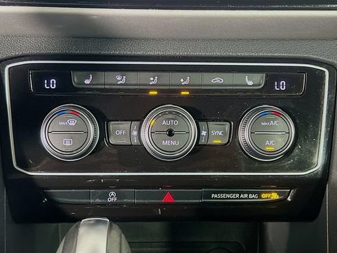 Used 2020 Volkswagen Atlas Cross Sport SEL R-Line w/ Cross Sport MDO Package AWD/4WD image 23
