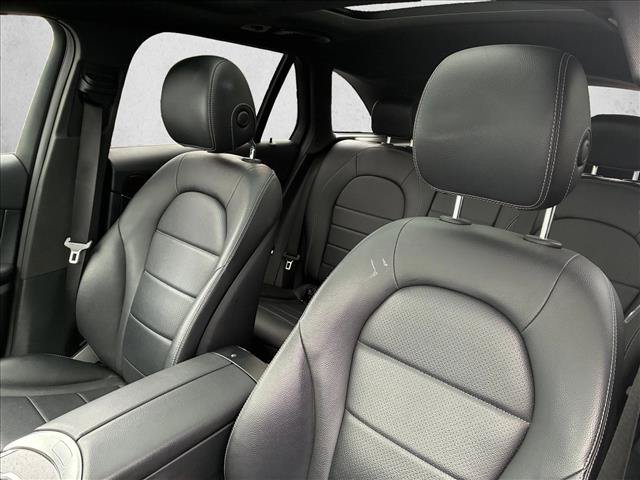 Used 2017 Mercedes-Benz GLC 300 4MATIC image 13
