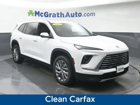 Used 2025 Buick Enclave Preferred image 2