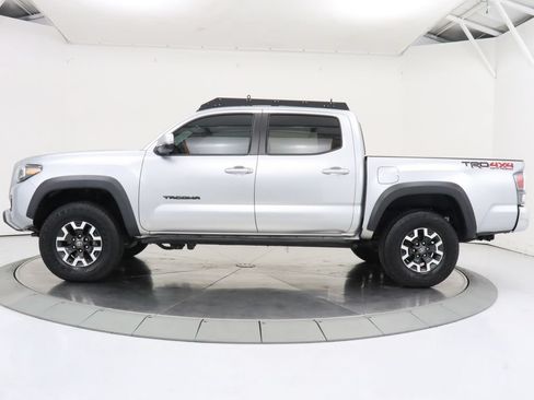 Used 2022 Toyota Tacoma TRD Off-Road AWD/4WD image 2