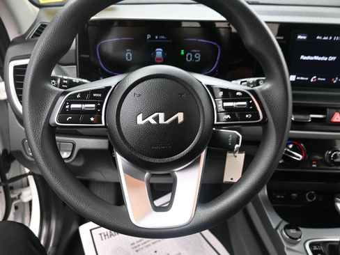 Used 2024 Kia Seltos LX AWD/4WD image 23