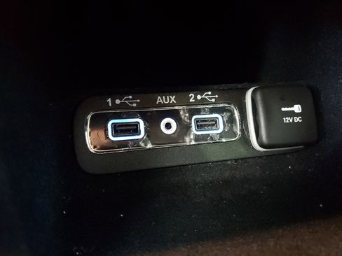 Used 2018 Jeep Grand Cherokee Limited image 28