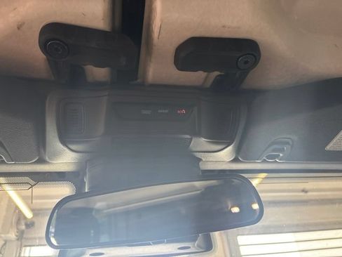 Used 2025 Jeep Wrangler Unlimited Sahara AWD/4WD image 34