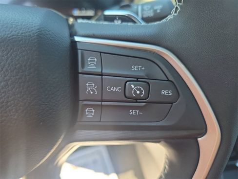 New 2025 Jeep Grand Cherokee L Altitude image 18