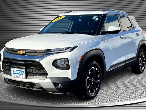 Used 2022 Chevrolet TrailBlazer LT w/ Driver Confidence Package image 3