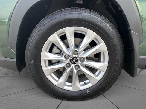 Used 2022 Toyota Corolla Cross LE w/ Moonroof Package AWD/4WD image 9