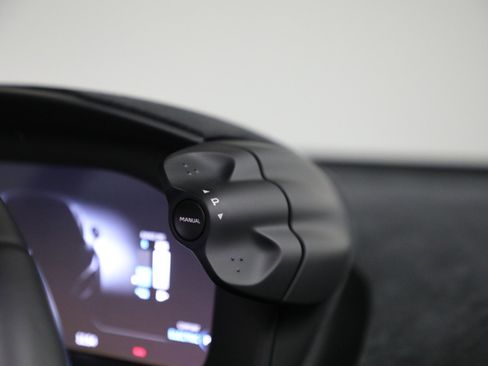 Used 2025 McLaren Artura Spider image 35