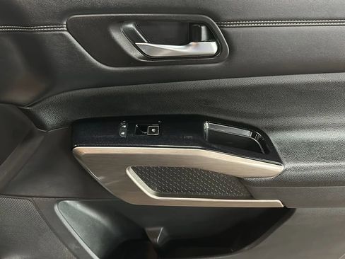 Used 2022 Nissan Pathfinder Platinum w/ Cargo Package image 21