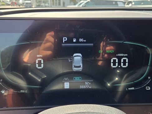 Used 2023 Kia Sportage EX AWD/4WD image 17