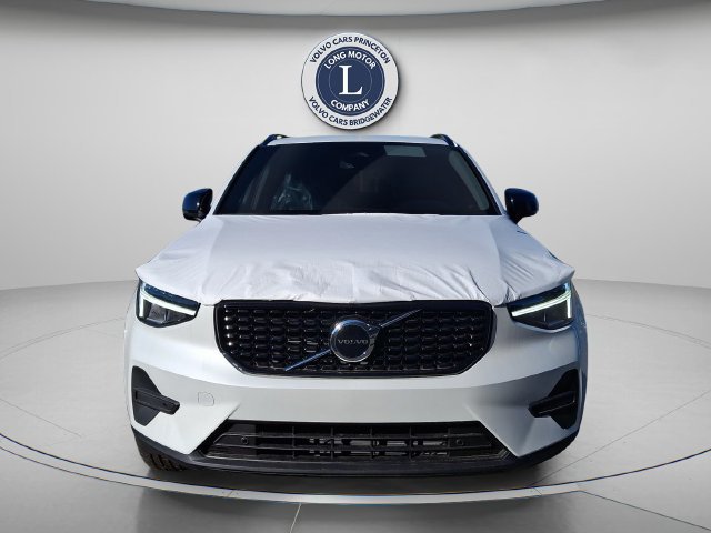 New 2026 Volvo XC40 B5 Core w/ Climate Package AWD/4WD image 3