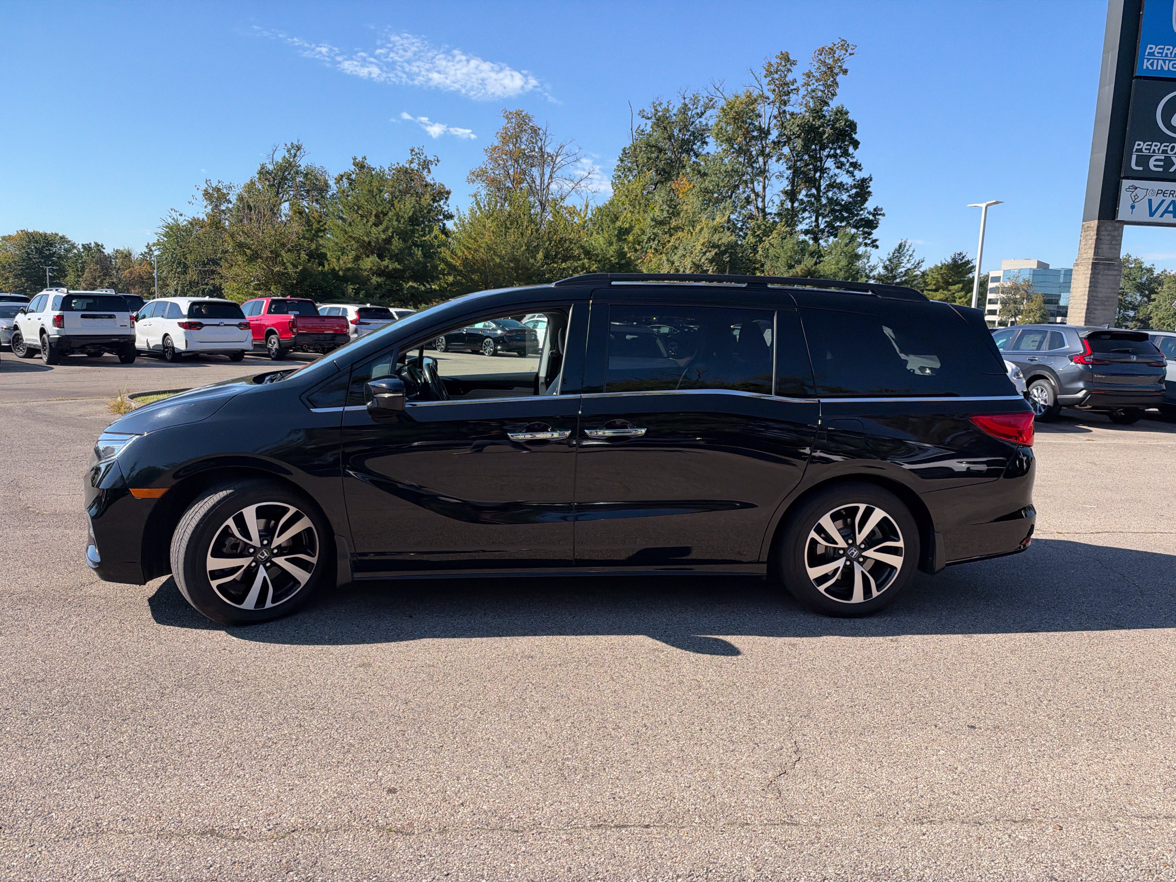 Used 2019 Honda Odyssey Elite image 8