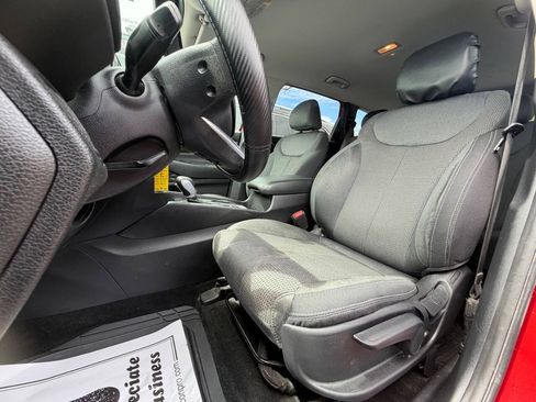Used 2019 Hyundai Santa Fe SE FWD image 10