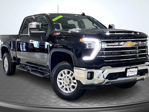 Used 2024 Chevrolet Silverado 2500 LTZ w/ LTZ Convenience Package image 14