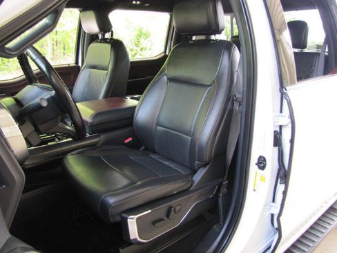 Used 2022 Ford F150 Lariat image 16