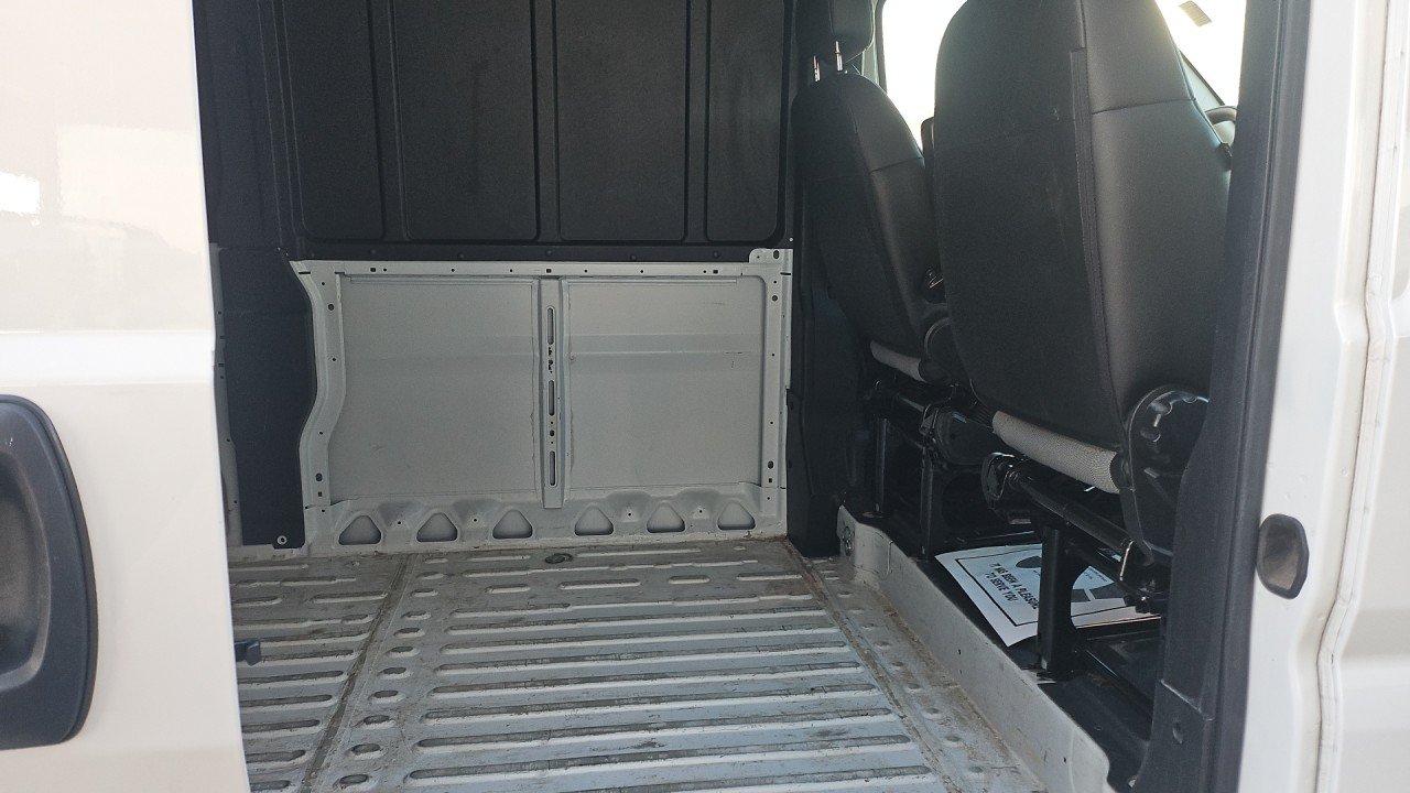 Used 2025 RAM ProMaster 2500 w/ Convenience Group FWD image 14