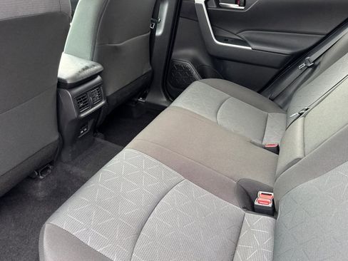 Used 2025 Toyota RAV4 XLE image 28