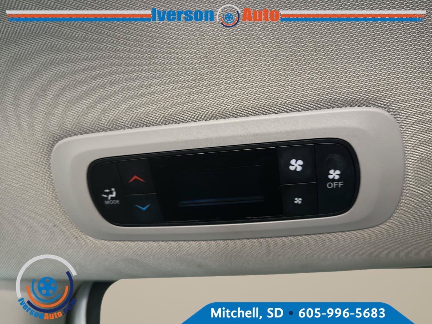 Used 2023 Chrysler Voyager LX FWD image 27