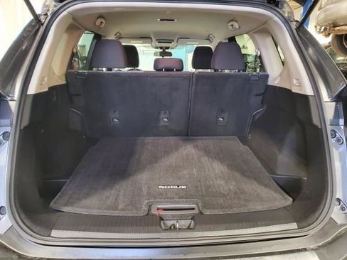 Used 2022 Nissan Rogue SV image 18