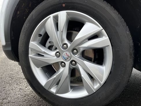 Used 2025 Buick Encore GX Preferred image 28