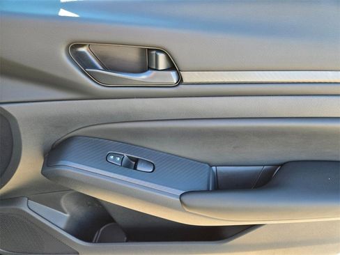 Used 2025 Nissan Altima 2.5 S image 20