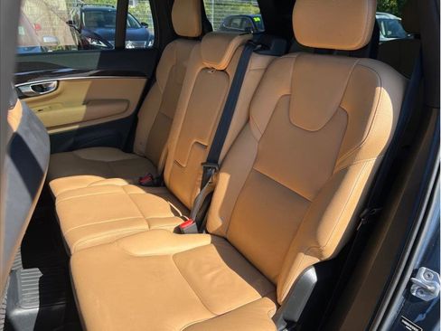 Used 2019 Volvo XC90 T8 Momentum w/ Advanced Package image 10
