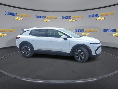 New 2026 Chevrolet Equinox EV LT FWD image 12