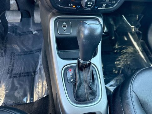 Used 2018 Jeep Compass Latitude w/ Popular Equipment Group FWD image 17