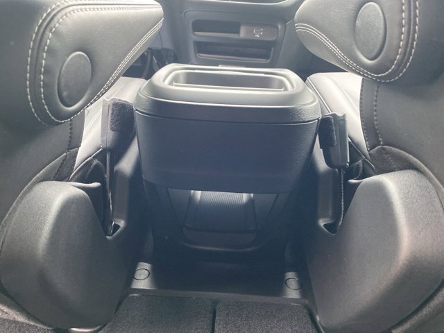 New 2027 Chrysler Pacifica Select FWD image 16