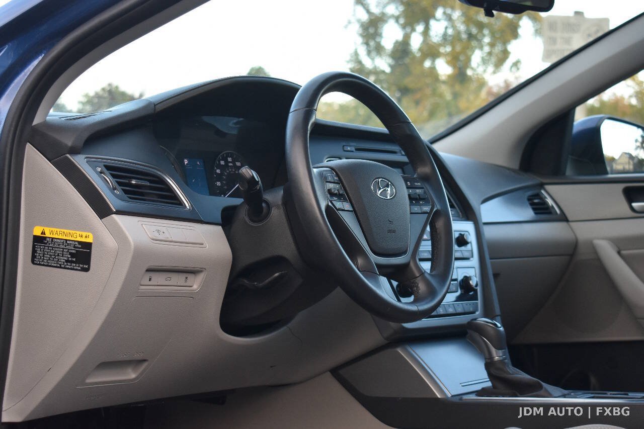 Used 2017 Hyundai Sonata Sport w/ Value Edition Package 02 FWD image 18