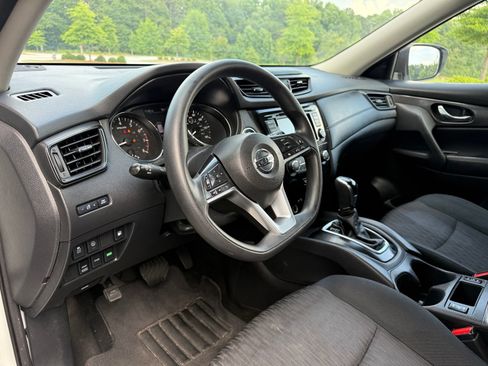 Used 2019 Nissan Rogue SV AWD/4WD image 22