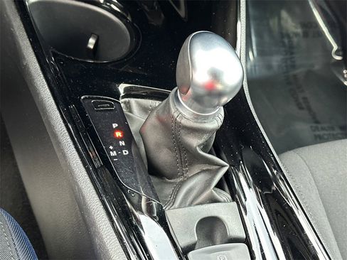 Used 2022 Toyota C-HR XLE image 28