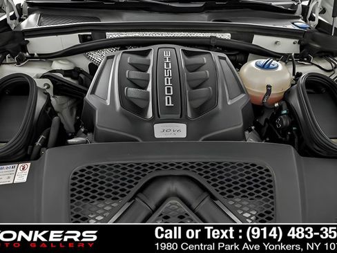 Used 2018 Porsche Macan GTS image 11