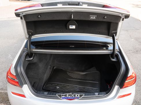 Used 2018 BMW 750i xDrive image 52