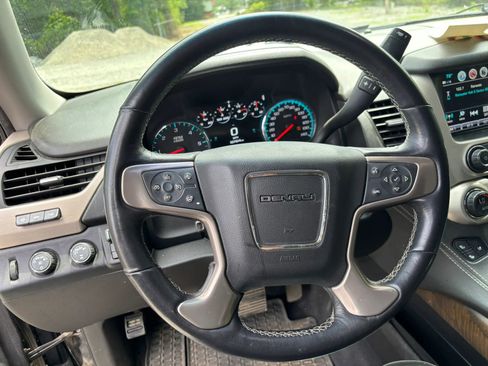 Used 2019 GMC Yukon XL Denali w/ Denali Ultimate Package AWD/4WD image 28