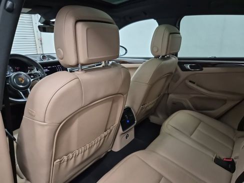 Used 2021 Porsche Macan S image 15