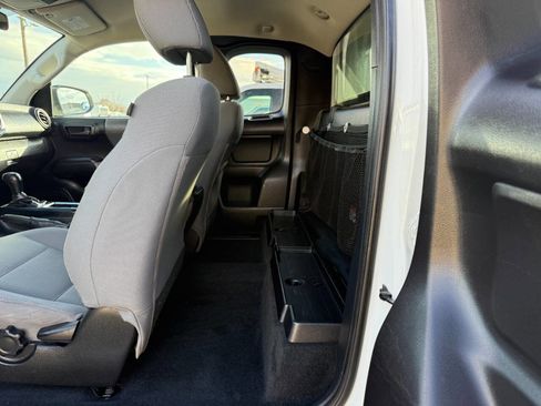 Used 2019 Toyota Tacoma SR image 16