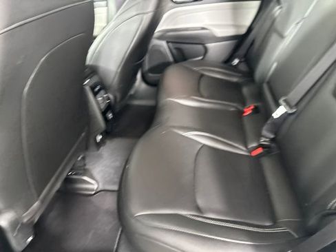 Used 2025 Jeep Compass Limited image 16