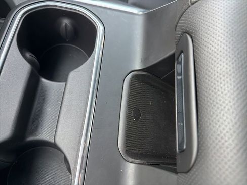 Used 2024 GMC Sierra 2500 SLT w/ SLT Premium Package image 21