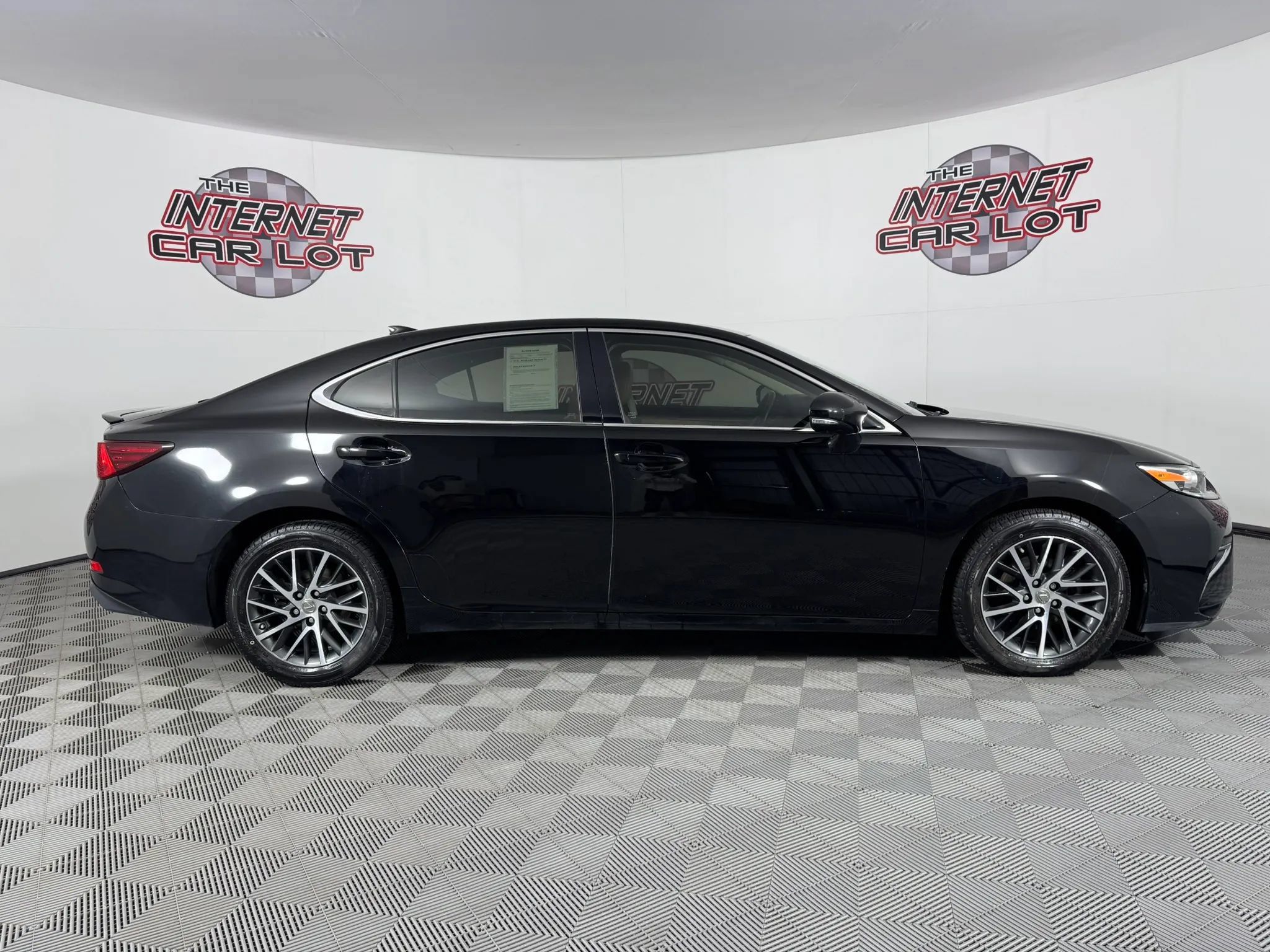 Used 2016 Lexus ES 350 w/ Luxury Package w/Wood Trim FWD image 8